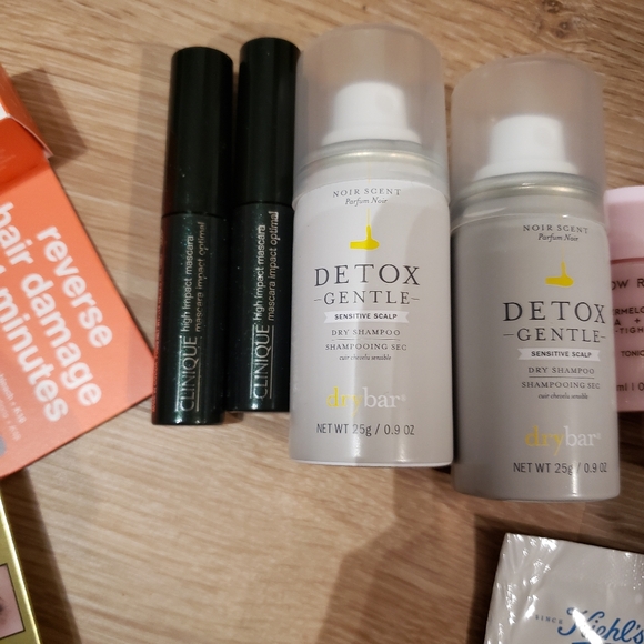 Beauty samples. Cartier, Prada, Drybar, NYX, Glow recipe, Clinique and more! - Picture 6 of 8